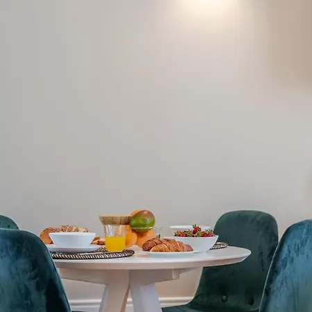 Apartament Classic Meets Modern - Downtown Balcony Retreat Porto
